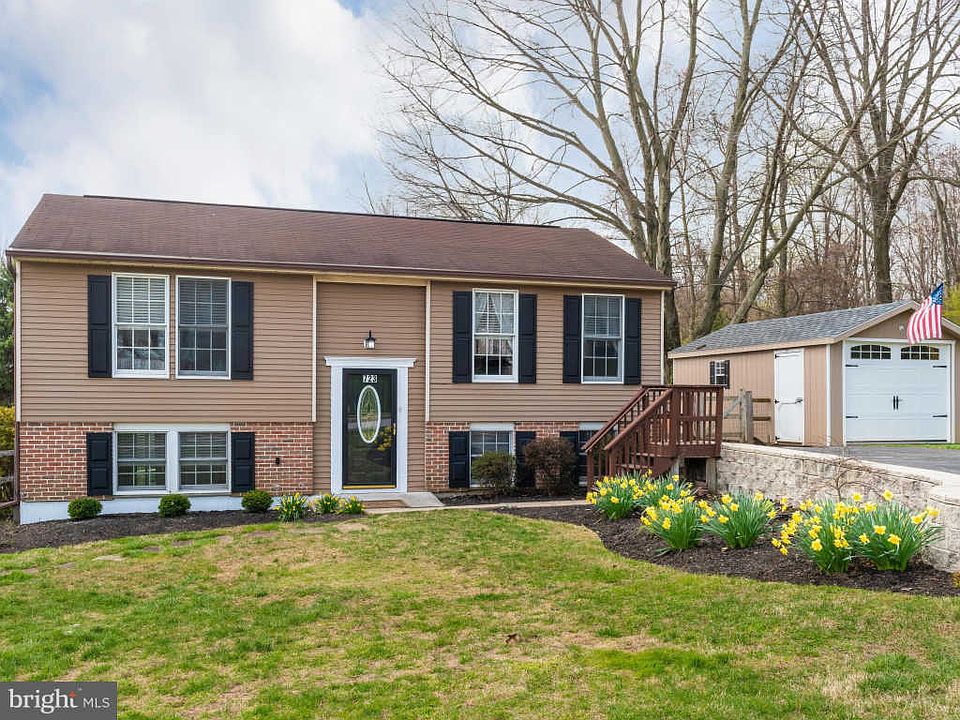 1st image of 723 Suzanne Dr
