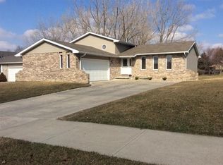 9636 Arthur Ct, Crown Pt, IN 46307