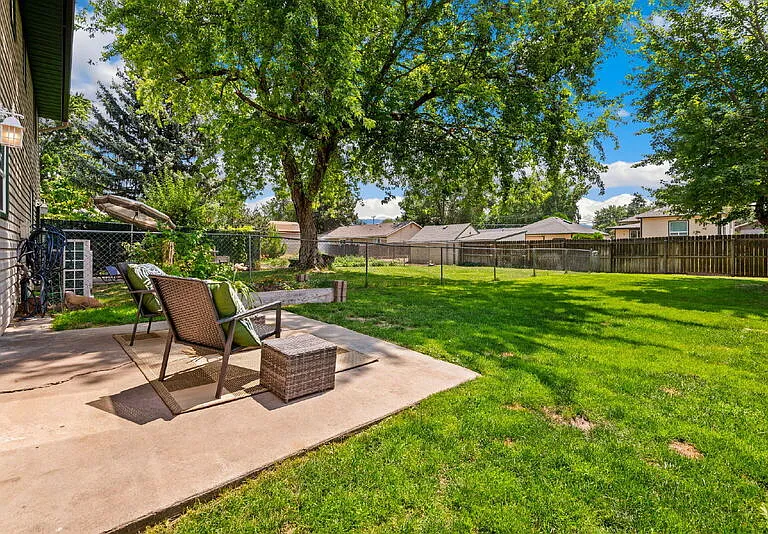 4327 W Grover St — Photo 22