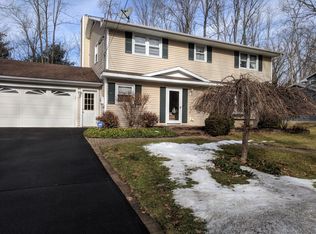 2617 Lynnhurst Dr, Vestal, NY 13850