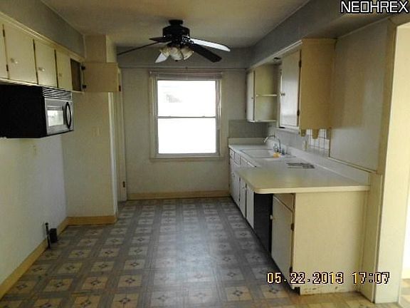 5th image of 240 Marion Dr