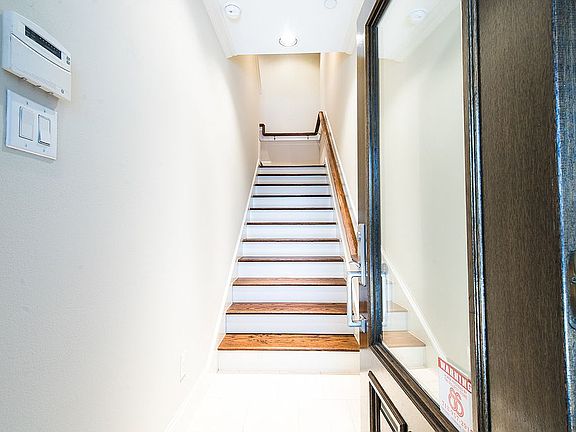 3rd image of 4031 Bellefontaine St APT 112