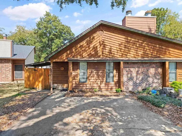 3021 Cedarwood Village Ln, Pensacola, FL 32514