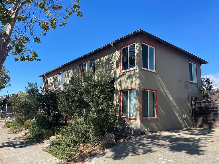 1727 San Pablo Ave — Photo 2