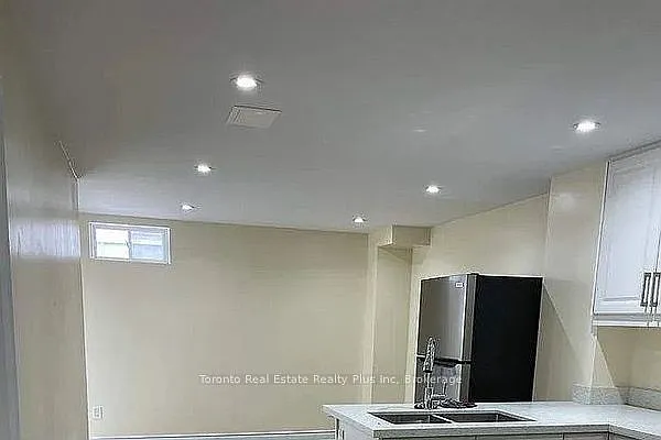 32 Turnhouse Cres — Photo 10