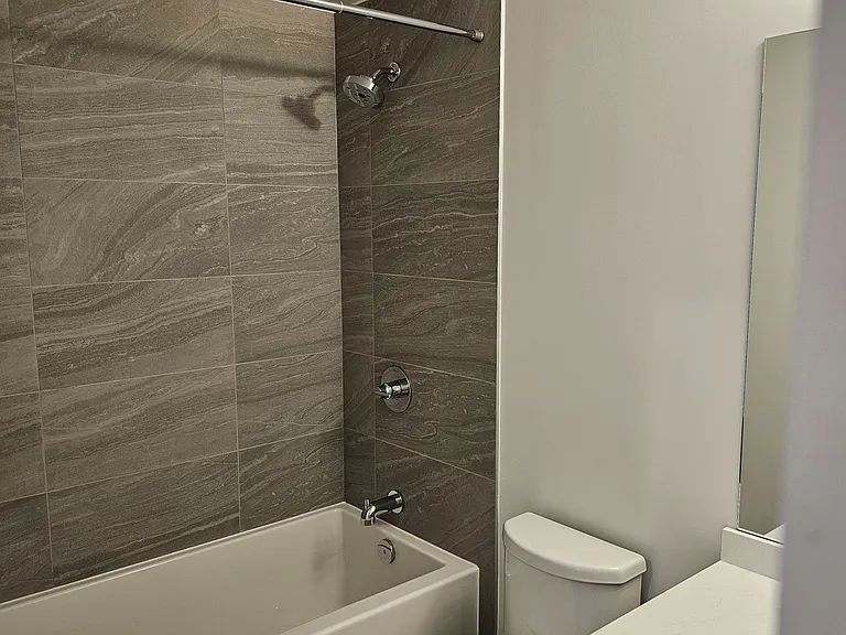 2075 Lakeshore Rd #412 — Photo 19