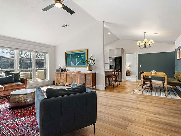 3rd image of 2706 Pleasant View Ln