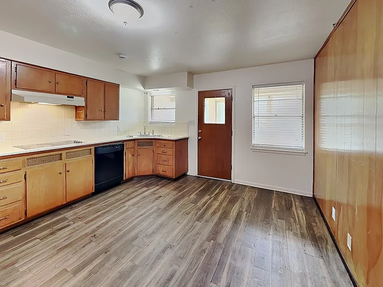 5311 Purington Ave — Photo 6