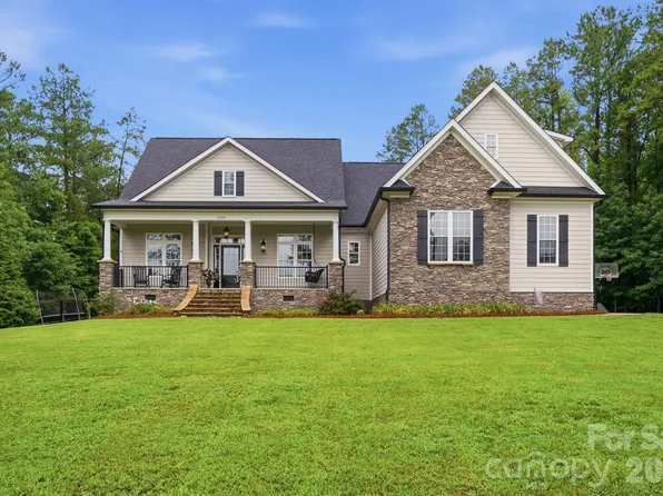 1150 Oak Trail Cir, Concord, NC 28025