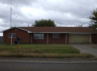 1402 E 34th St, Plainview, TX 79072