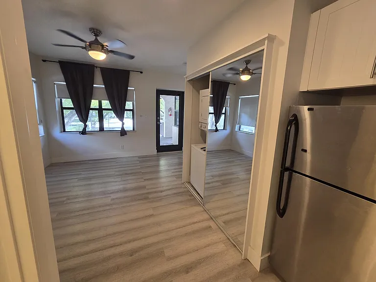 1109 E Broward Blvd #12 — Photo 7