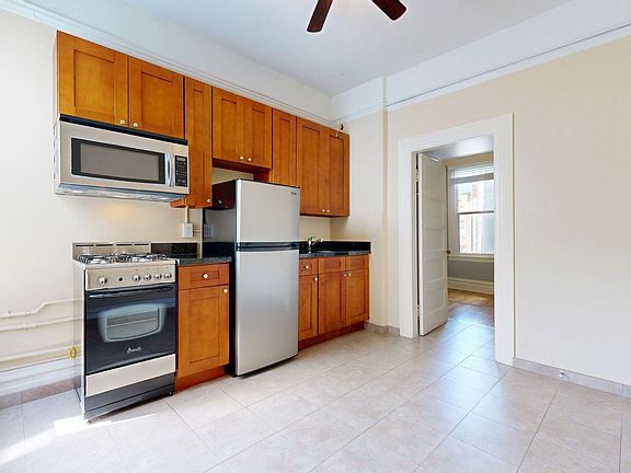2nd image of 445 Octavia St APT 14