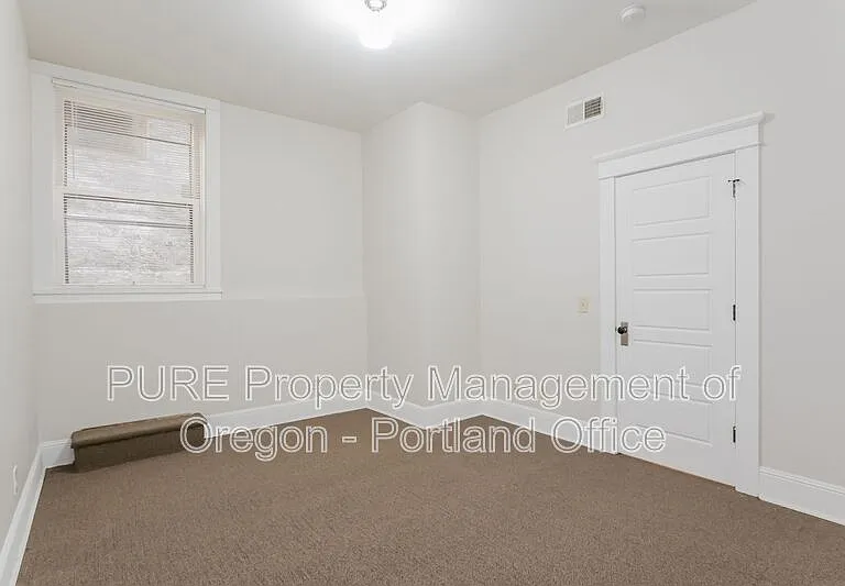 2167 SW Yamhill St #9 — Photo 6
