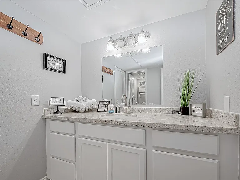1860 White Oak Dr #375 — Photo 40