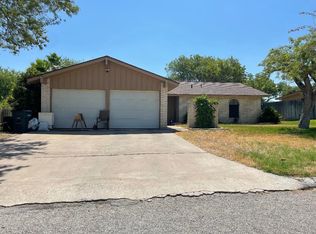 72 Michelle Dr, Del Rio, TX 78840