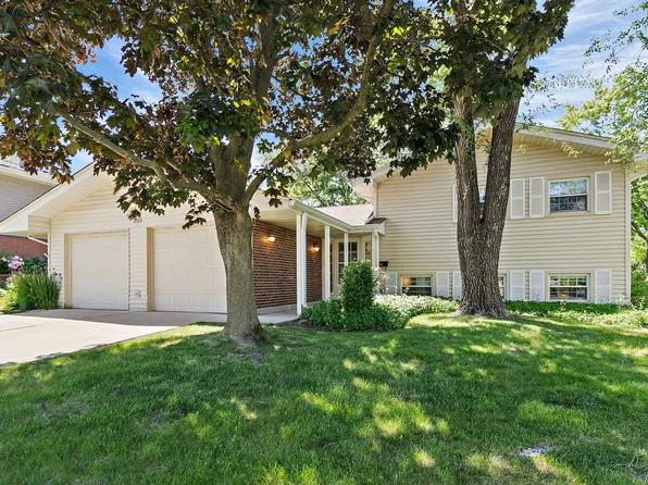 1150 Glen Ln, Hoffman Estates, IL 60169