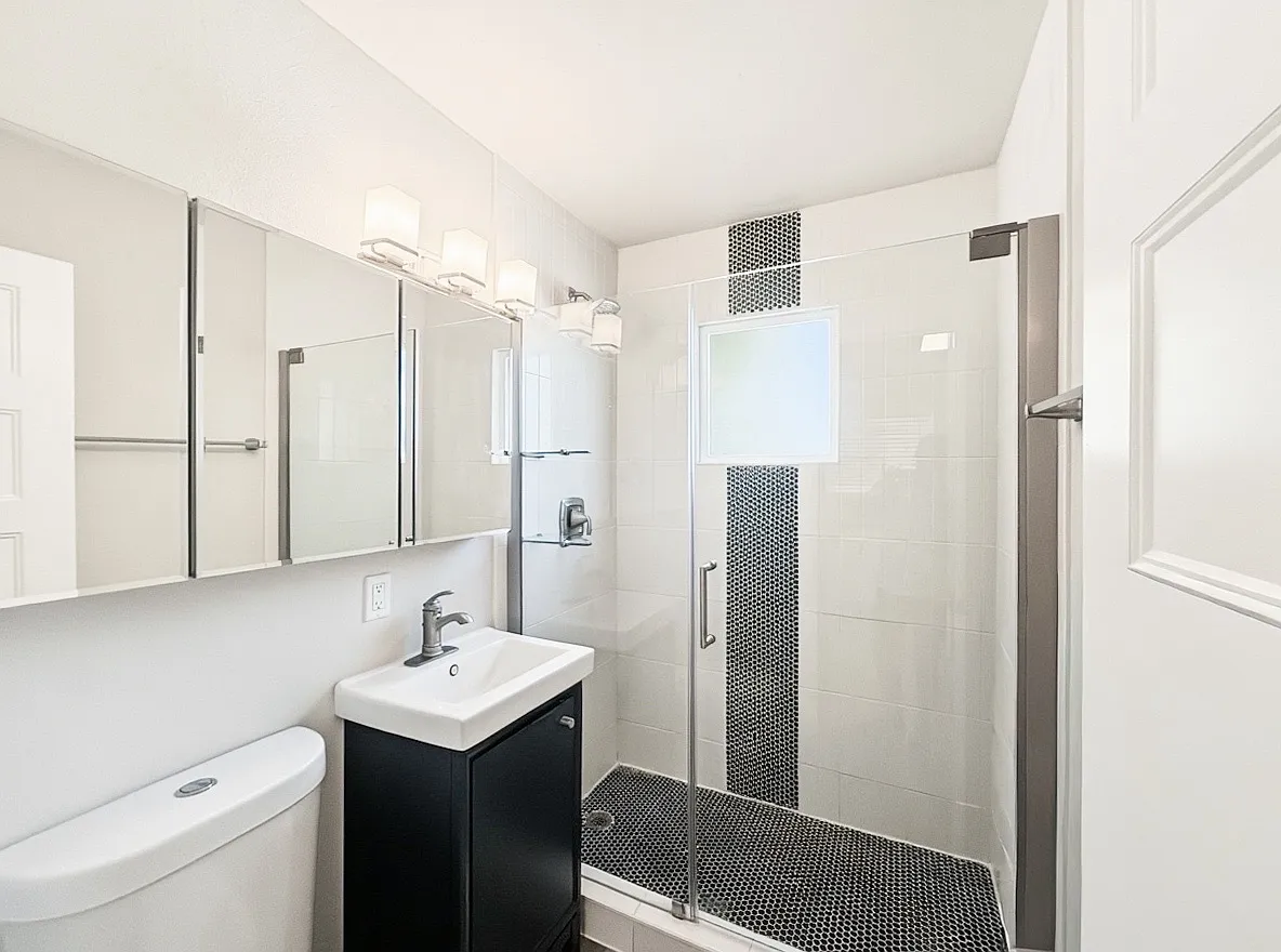 Studio, 410 sqft, $999 — Photo 4