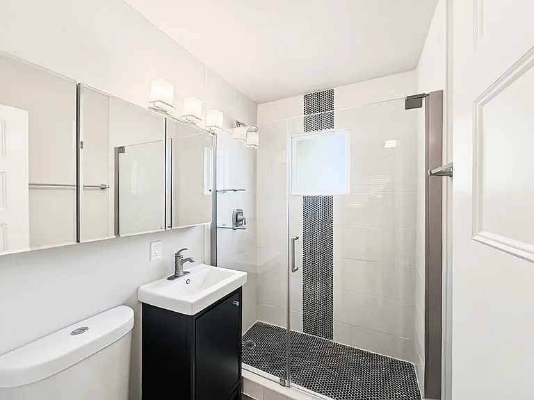 631 N 4th Ave #9 — Photo 14