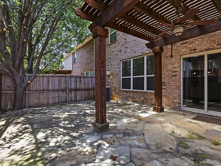 2649 Jacobson Dr — Photo 32