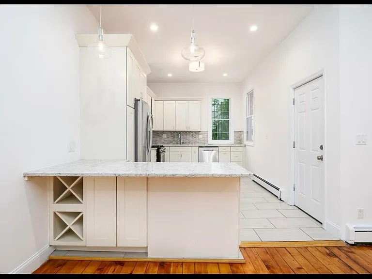 28 Jones St — Photo 4