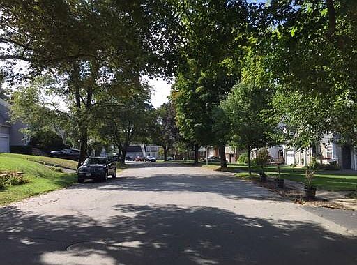 2nd image of 10 Ronaele Rd