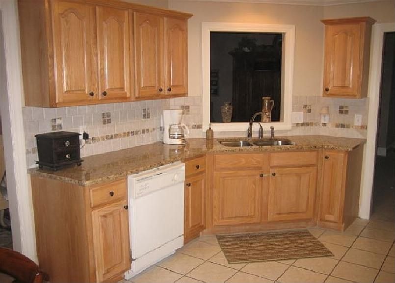 Kitchen with Granite