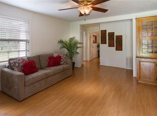 10 Pine Needle Dr, Huntsville, TX 77340