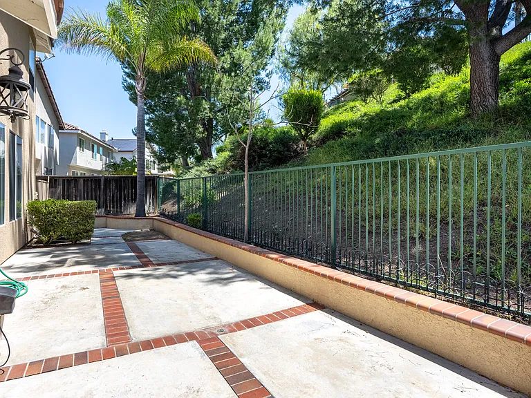 8704 E Wiley Way — Photo 24