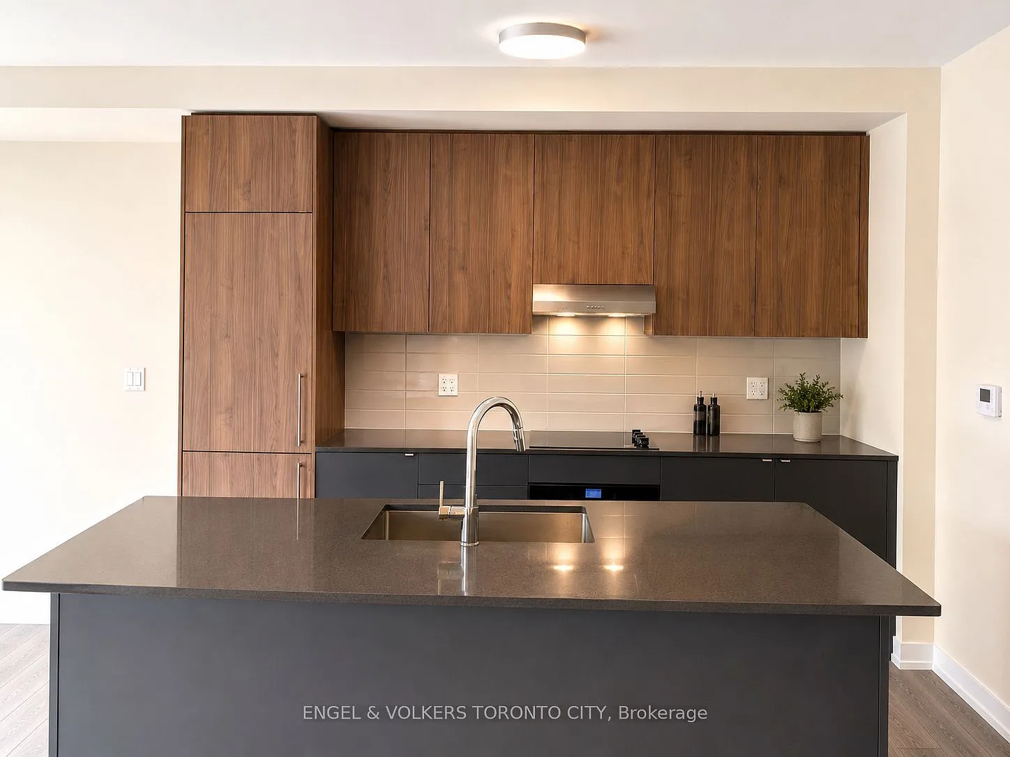 3 bed, $3,000 — Photo 3