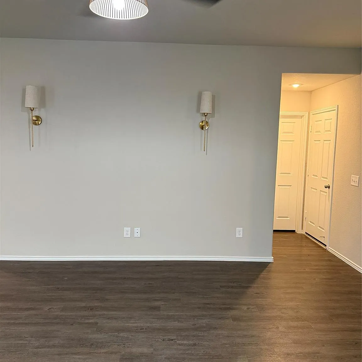 3 bed, 2.0 bath, 1184 sqft, $1,995 — Photo 3