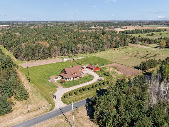3rd image of 23823 Lara Rd