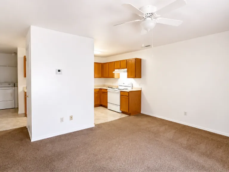 Willow Park Apartments — Photo 21