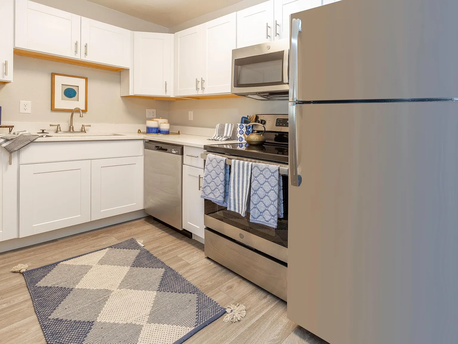 Mt. Aire Apartments — Photo 3