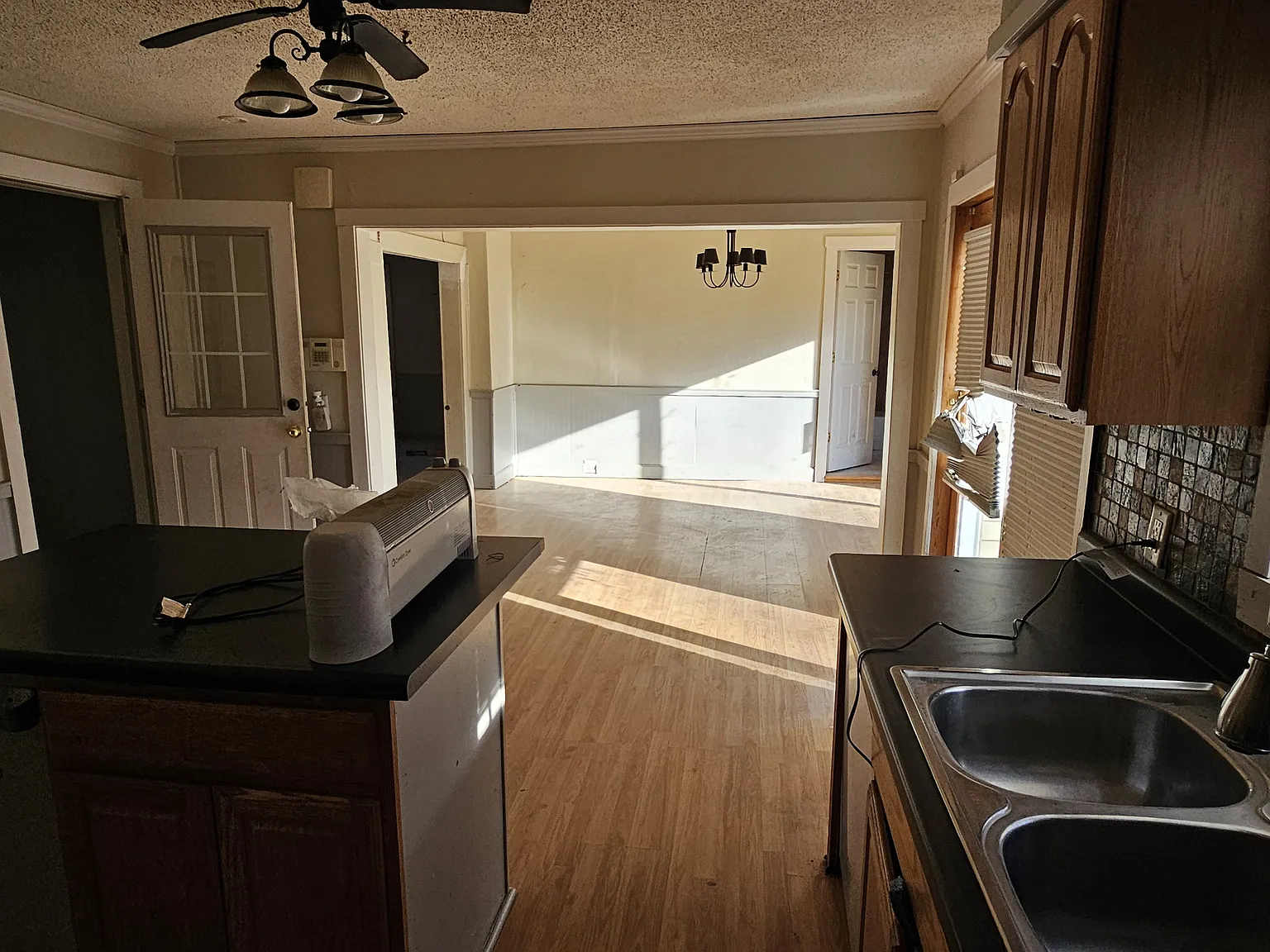 3 bed, 1905 sqft, $1,995 — Photo 4