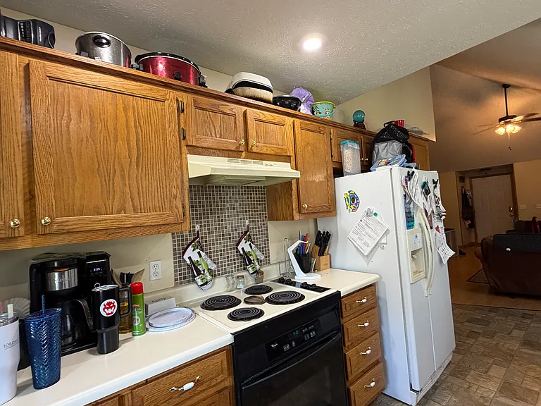 410 S Robert St — Photo 13