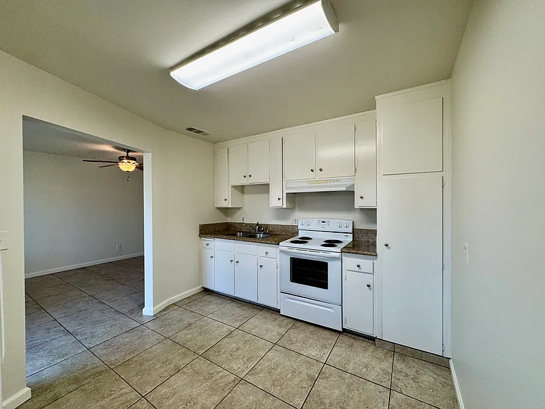 365 N Argyle Ave #103 — Photo 7