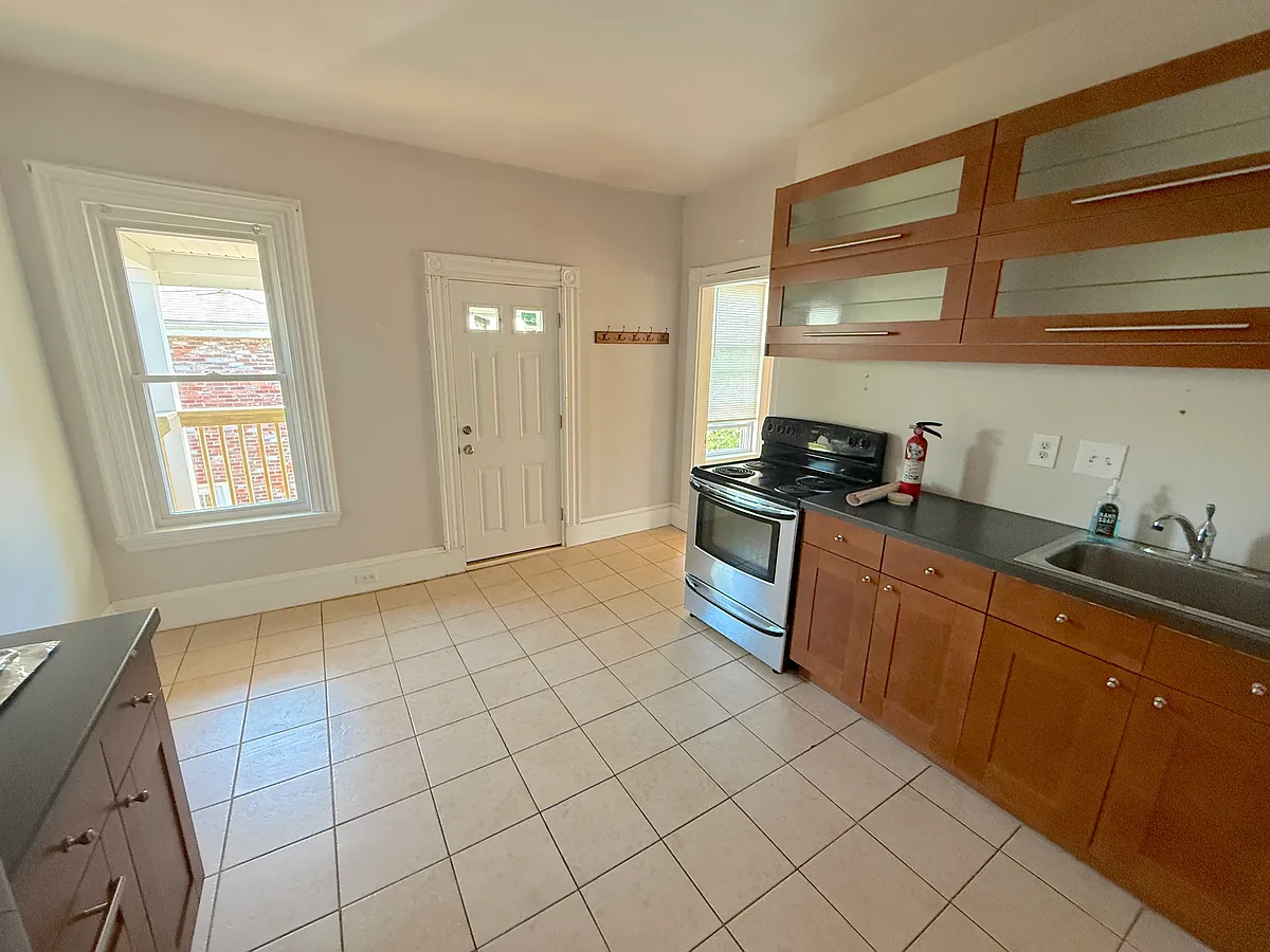 Building Photo - 106 Greenleaf St #3
