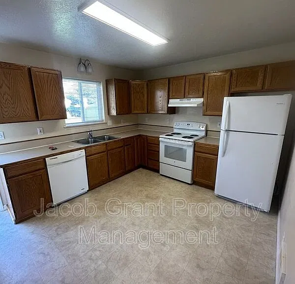 4946 Cole St #4 — Photo 9