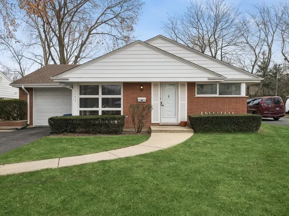 1147 Oxford Rd, Deerfield, IL 60015