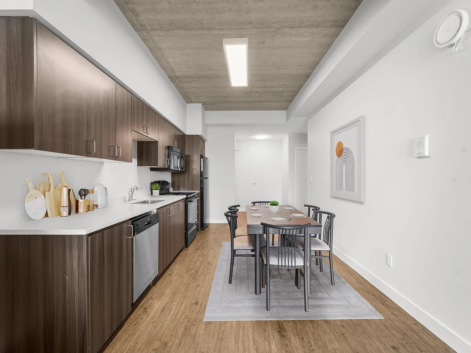 167 King Street North — Photo 3
