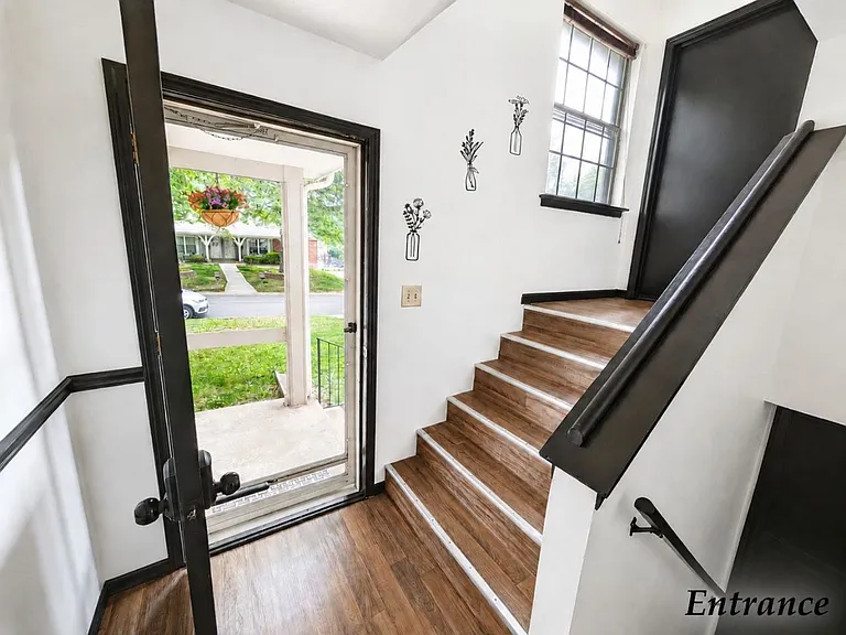 315 SE Melody Ln #B — Photo 10