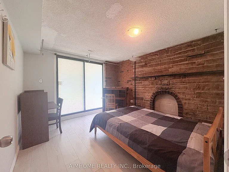 70 Micmac Cres — Photo 3