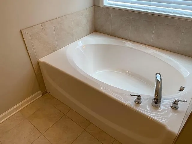 1100 Broadcreek Dr — Photo 12