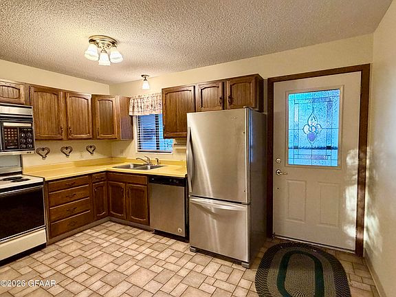 3rd image of 1401 5th St APT 3