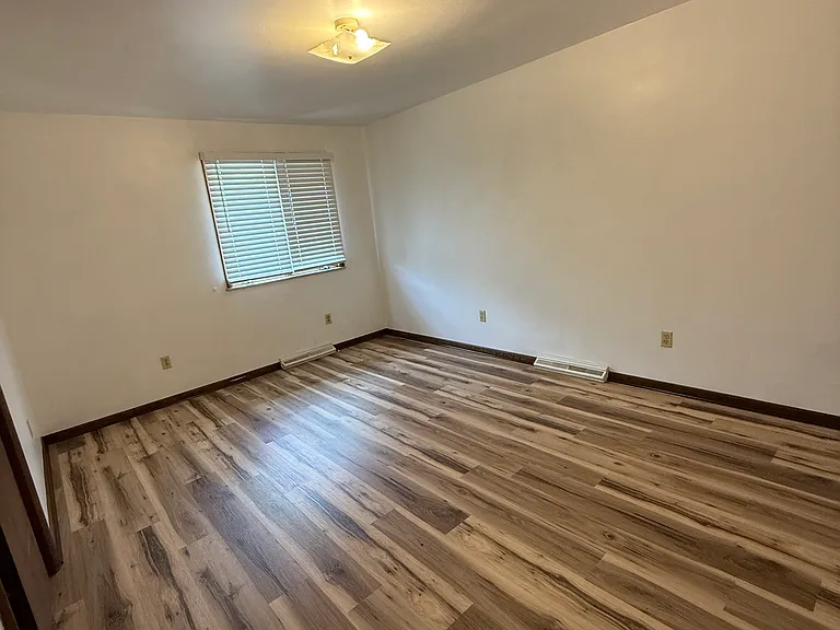 146 Preston Ave — Photo 6