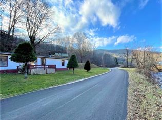 130 Tom Pless Rd, Warrensville, NC 28693