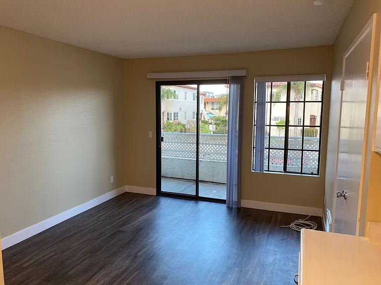 Hillcrest Palms Apartments — Photo 17