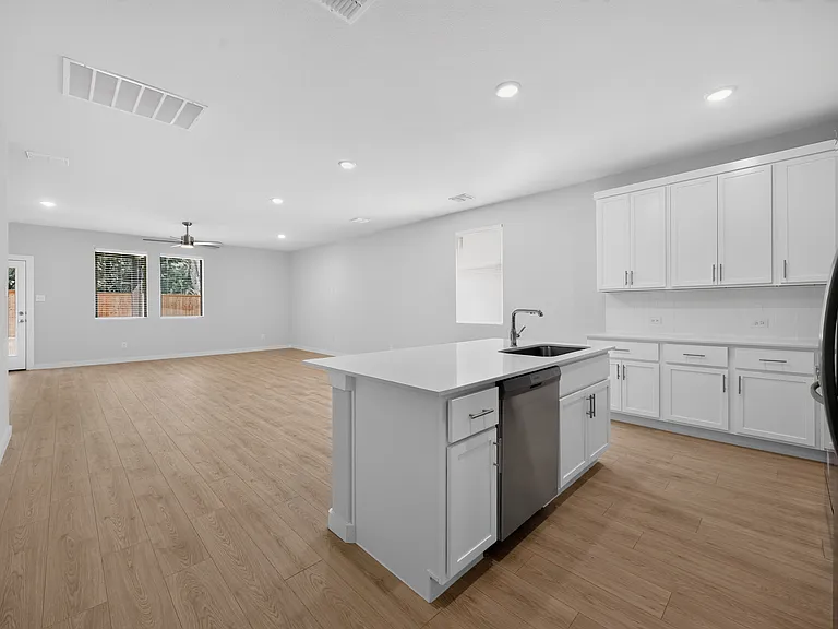 3508 Brazos Dr — Photo 11