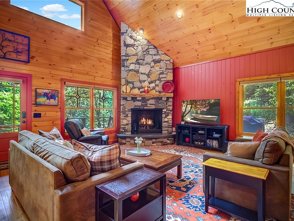 7th image of this home