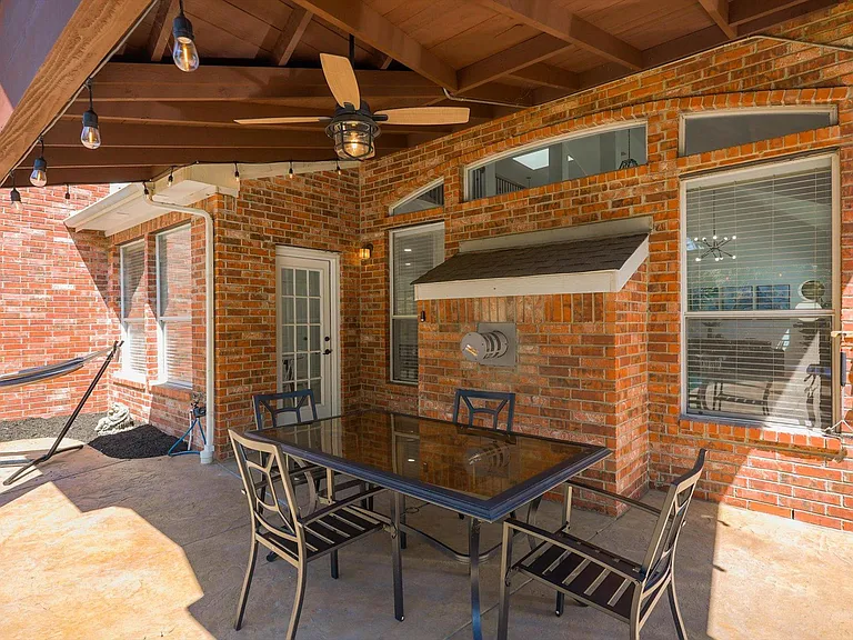 2410 Shorewood Ct — Photo 40
